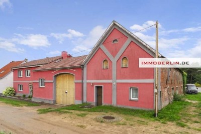 IMMOBERLIN.DE - Fantastischer Vierseithof mit gepflegtem Wohnhaus in ländlicher Lage zwischen Wald u