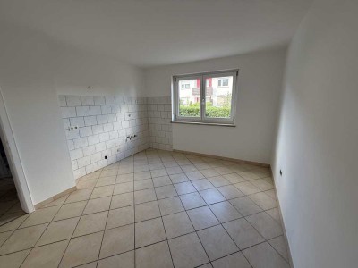 Erstbezug nach Sanierung: ansprechendes 6-Zimmer-Reihenmittelhaus mit Garage in Neutraubling