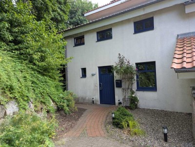 Lichtdurchflutete ruhige 4-Zimmer-Doppelhaushälfte mit EBK in Bordesholm