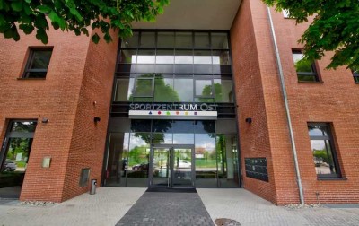 NUR an STUDENTEN zu VERMIETEN:  WG-Zimmer im Dachgeschoß des Sportzentrum Ost sucht Mitbewohner/in!