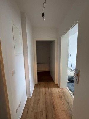 ***GEMÜTLICHE 2,5 ZIMMER SOUTERRAIN WOHNUNG***