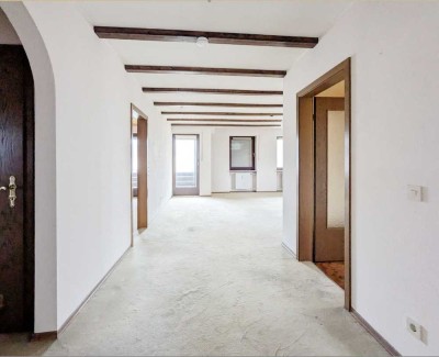Viel Platz, viel Potenzial: 4-Zimmer-Wohnung mit Südwestbalkon