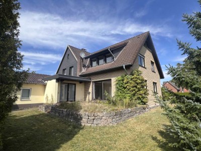Ein Haus, viele Möglichkeiten - Großes Ein-/Zweifamilienhaus in Bielefeld-Ummeln