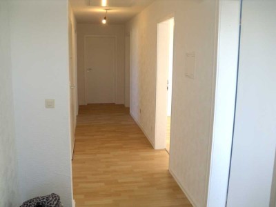 Freundliche 3,5-Zimmer-DG-Wohnung für ruhige Mieter in Weiterstadt