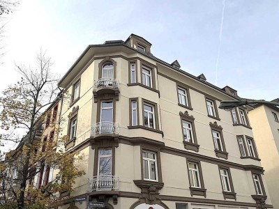 Stilaltbau Dachgeschoss-Wohnung im besten Nordend-West - Erstbezug nach Sanierung
