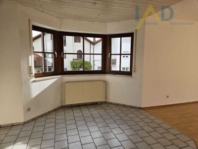 Wunderschöne 2,5-Zimmer-Wohnung mit Balkon und Tiefgaragenplatz