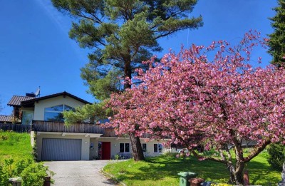 Individuelles Einfamilienhaus mit grandiosem Bergblick