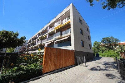 3-Zi.-2.OG mit Aufzug, 14 m² Balkon, Stellplatz u. Carport im Herzen von Stadtfeld-Ost
