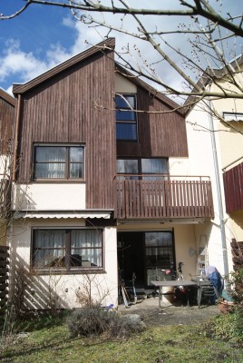 Schönes möbliertes Reihenmittelhaus mit Garten in ruhiger Ortsrandlage von Puchheim Bhf.