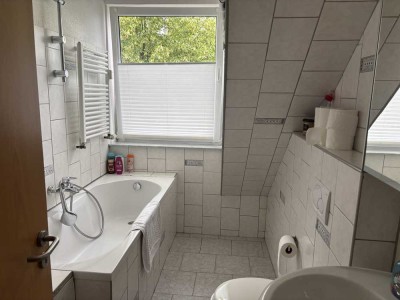 Freundliche 3-Zimmer-Dachgeschosswohnung mit Einbauküche in Witten