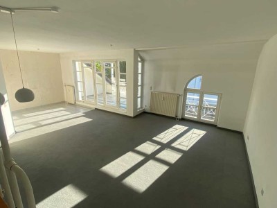 Helle 2-Zimmer-Dachgeschosswohnung mit Dachterrasse & Spitzboden in Bonn-Poppelsdorf