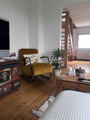 Helle, voll möblierte 3,5-Zimmer Wohnung mit Balkon in Hirschberg an der Bergstraße
