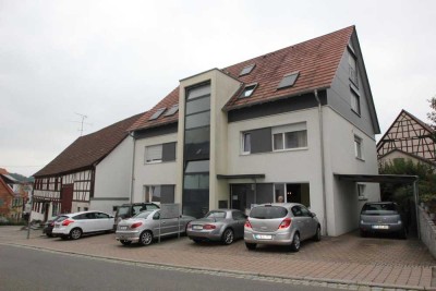 Traumhaft schöne 3 Zimmer Wohnung mit Einbauküche, Balkon, Keller u Stellplatz in Rübgarten