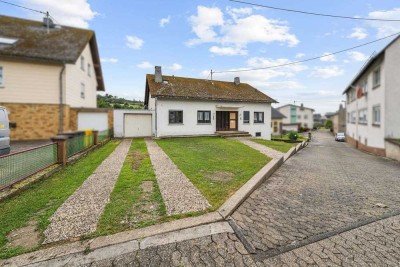 Tolles Angebot - Einfamilienhaus mit großem Garten und tollem Ausblick!