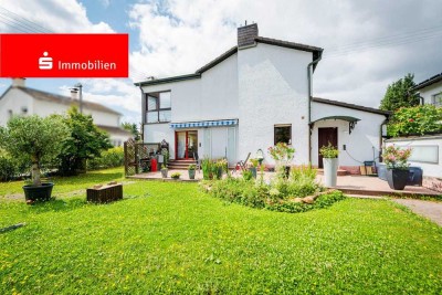 Frankfurt-Griesheim: Großzügiges Einfamilienhaus und Gartenidylle auf Erbbaugrundstück