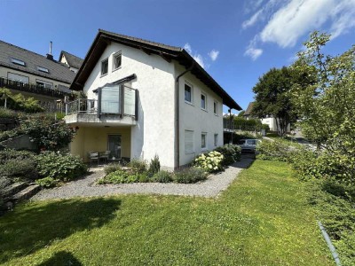 / Solides Einfamilienhaus mit potenzieller Einliegerwohnung!