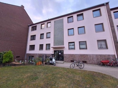 3 Zimmer Wohnung mit Balkon im Erdgeschoss
