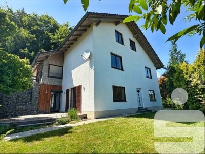 Großzügiges Einfamilienhaus mit ELW und Wintergarten in Fürstenstein/ Oberpolling