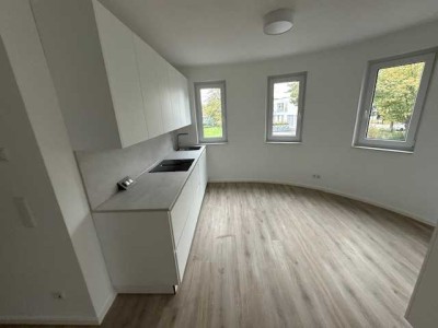 Luxuriöse 3-Zimmer-Wohnung mit Balkon im 1. OG in Neuss