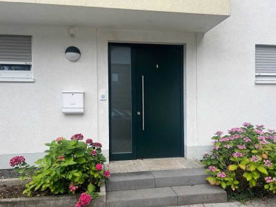 Hier stimmt alles / Bezugsfertige, moderne  DHH mit einem kleinen  Garten / Terrasse / Garage