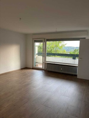 Exklusive, vollständig renovierte 1-Zimmer-EG-Wohnung mit EBK in Wuppertal