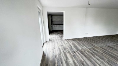 Exklusive, vollständig renovierte 4-Zimmer-Wohnung mit Balkon und Einbauküche in Möglingen