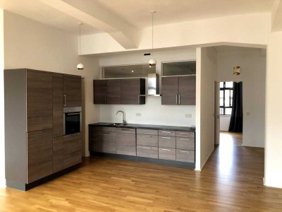 Modernes Altbau-Loft am Osthafenplatz