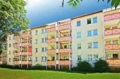 NEU SANIERTE 3-RAUMWOHNUNG MIT BALKON