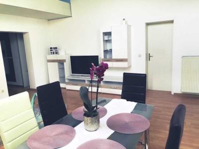 3 Zimmer, Küche, Bad, zzgl. Dachempore