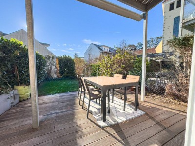 Gießhübl. Ruhe. Architektur. Reihenhaus mit Garten