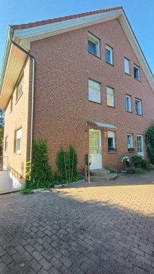 RESERVIERT ! Attraktive Doppelhaushälfte mit separater Einliegerwohnung- zentrumsnah