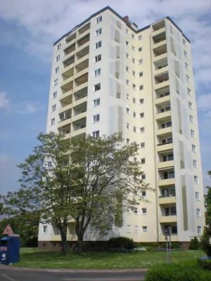 Zentrale 2-Zimmer-Wohnung mit Flur, Küche, Bad und Balkon in Landau-Stadt