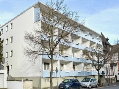 Lichtdurchflutete Single-Wohnung in gehobener Wohngegend mit Loggia und Garage