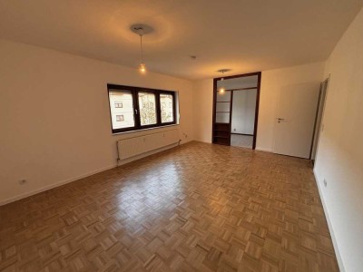 Barrierearmes Wohnen mit Aufzug und Einbauküche