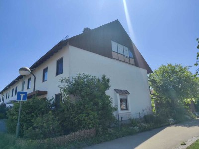 Renovieren Sie nach Ihren Vorstellungen - REH mit Garage und Garten