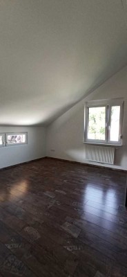 Stilvolle, neuwertige 2-Raum-Dachgeschosswohnung mit gehobener Innenausstattung in Bruchsal