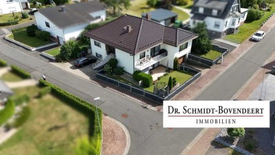 Walmdachbungalow mit großzügiger, lichtdurchfluteter Wohnfläche und neuwertigen Dach in Elsoff.