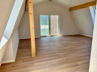 Erstbezug: Ansprechende 3-Zimmer-DG-Wohnung mit gehobener Innenausstattung in Jülich
