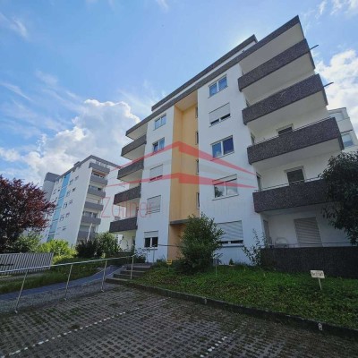 *ERSTBEZUG NACH SANIERUNG* Tolle 3 Zimmer-Etagenwohnung mit  2 Balkonen und Ausblick