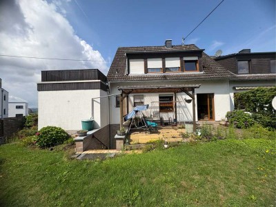 EINFAMILIENHAUS (DHH) IN AUSSICHTSLAGE