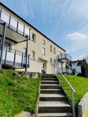 Gemütliche Erdgeschosswohnung mit Balkon und guter Verkehrsanbindung!