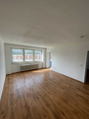 Helle 2-Zimmer-Wohnung mit Balkon in ruhiger Gegend