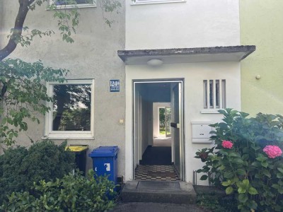 5-Zimmer-Reihenhaus mit Garten und viel Potenzial in München Obersendling