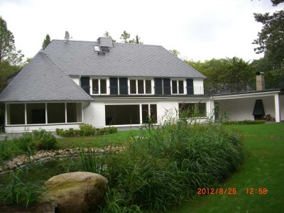 EXCLUSIVE-LANDHAUSVILLA mit GÄSTEHAUS Blankenese-FALKENSTEIN
