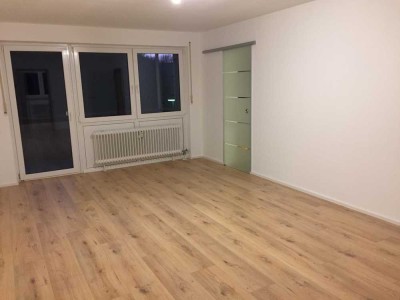 Erstbezug nach Renovierung – Helle und großzügige 4-Zimmer-Wohnung mit Balkon