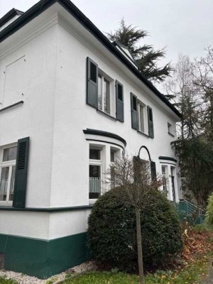 Großzügige Villa mit sieben Schlafzimmern in Bonn-Plittersdorf