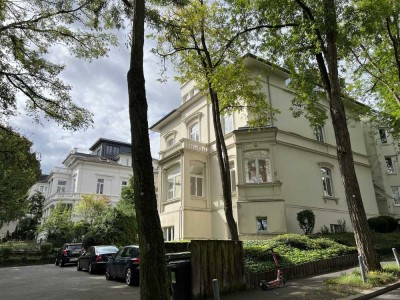 Genießen Sie die XXL-Altbauwohnung in begehrter Wohnlage