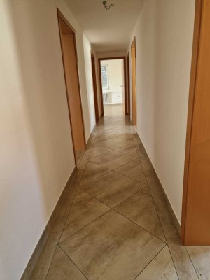 580 € - 77 m² - 4.0 Zi.