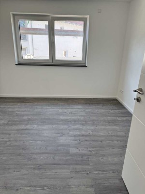 Erstbezug: Ansprechende 2,5-Zimmer-EG-Wohnung mit gehobener Innenausstattung in Blaubeuren