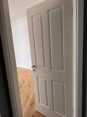 Super schöne, zentral gelegene 2-Zimmer-Altbauwohnung mit EBK in Frankfurt-Ginnheim!